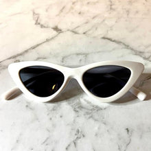 Load image into Gallery viewer, Cateye sunnies
